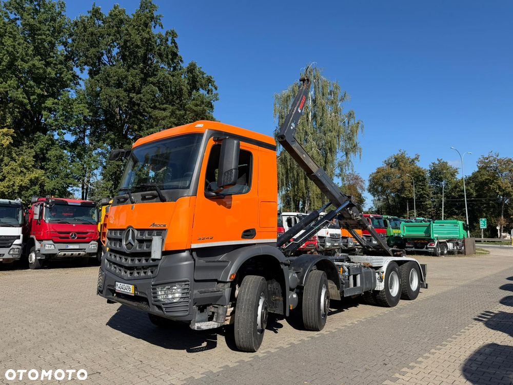Mercedes-Benz Arocs 3242