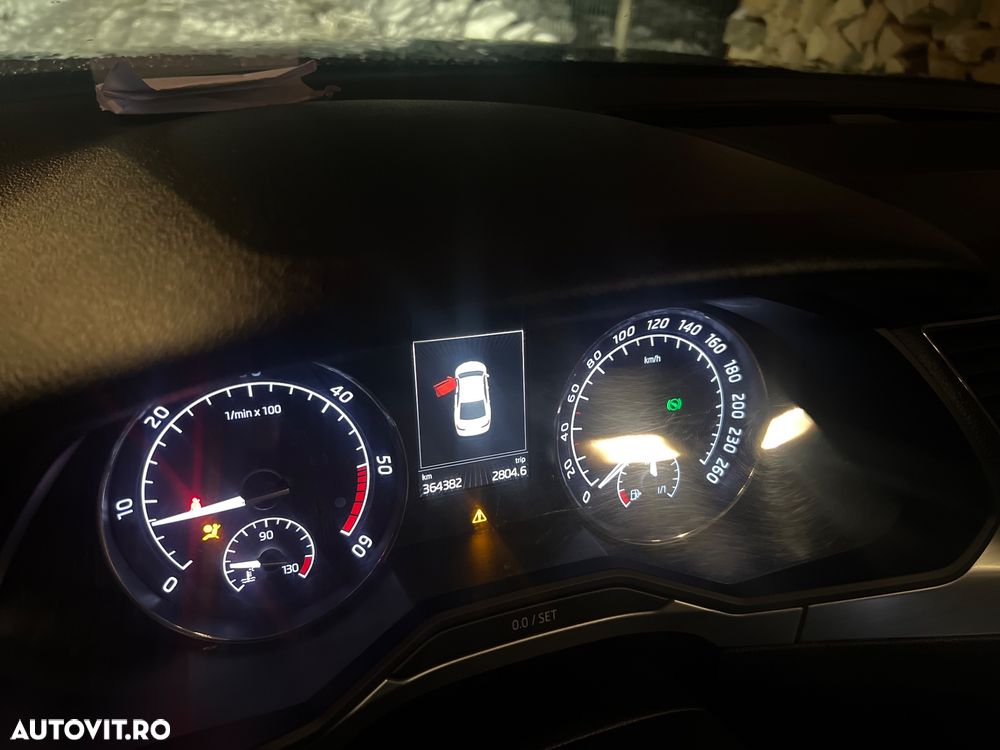 Skoda Superb 2.0 TDI DSG Active - 5