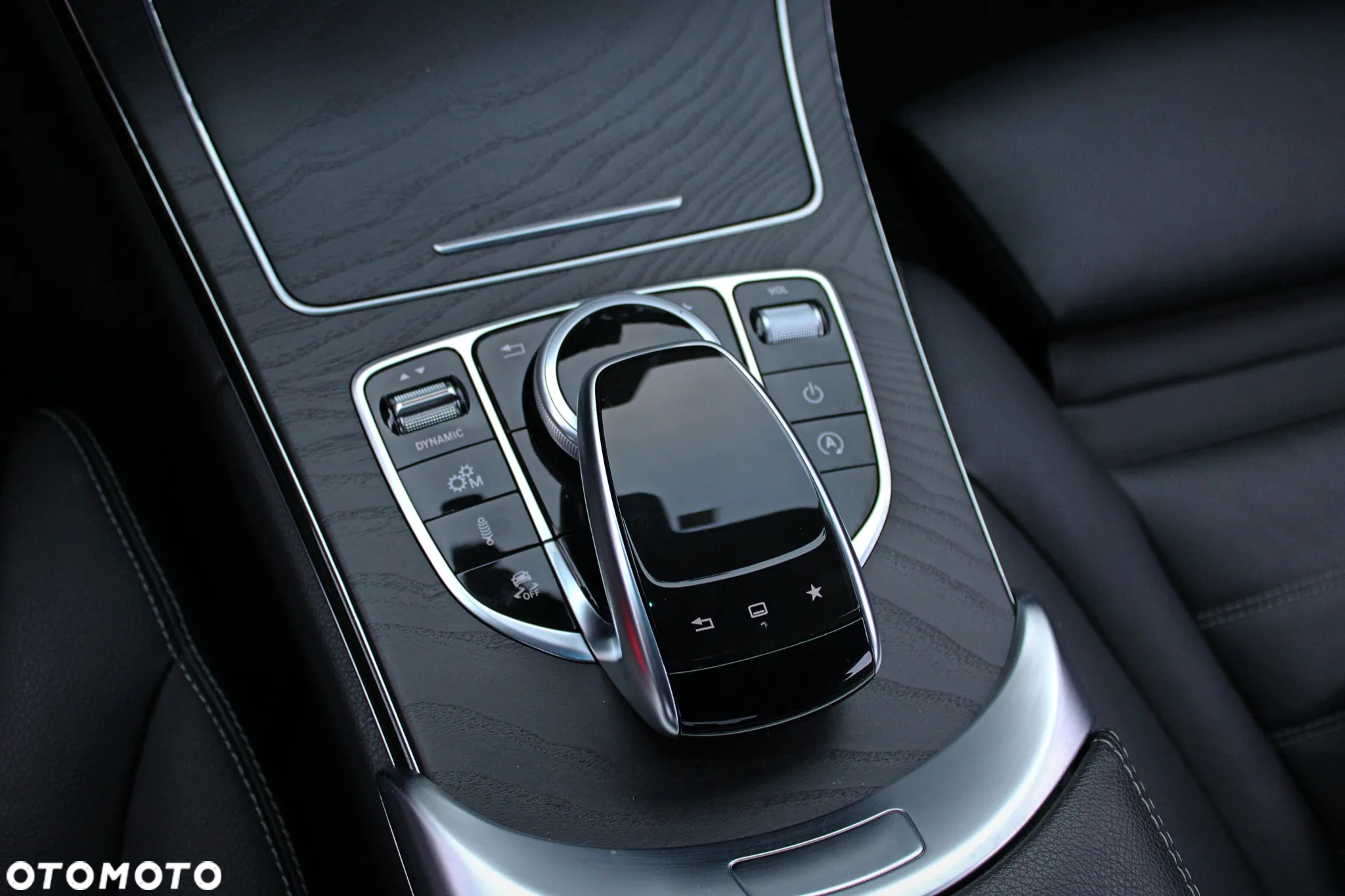 Mercedes-Benz Klasa C 450 AMG 4Matic 7G-TRONIC - 25