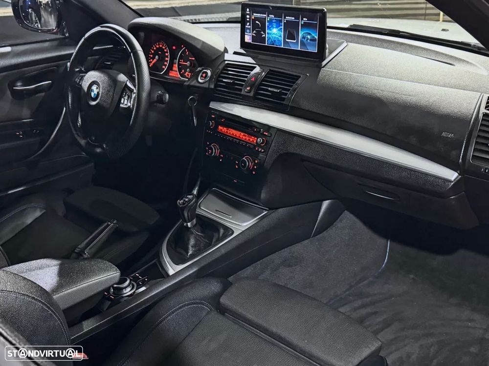 BMW 118 d Pack M - 14