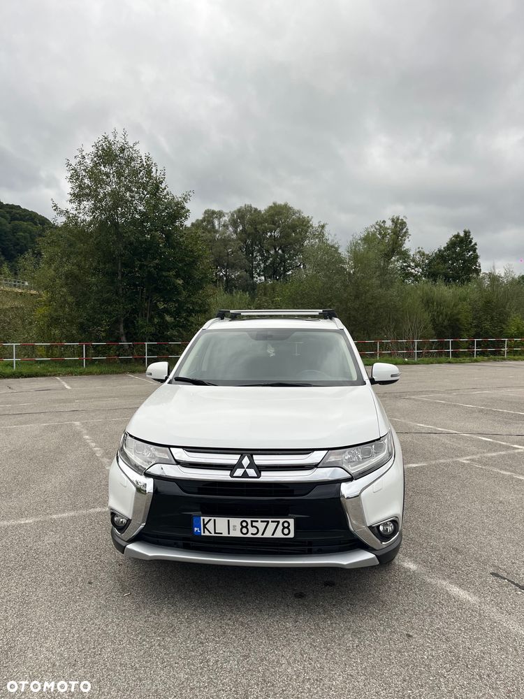 Mitsubishi Outlander - 2