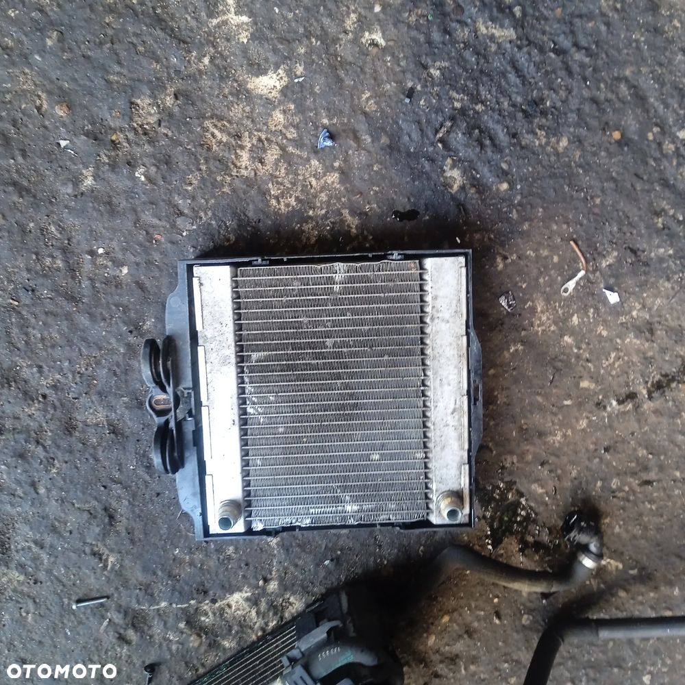 Pas przedni chłodnice BMW F10 F11 3.0I automat - 9