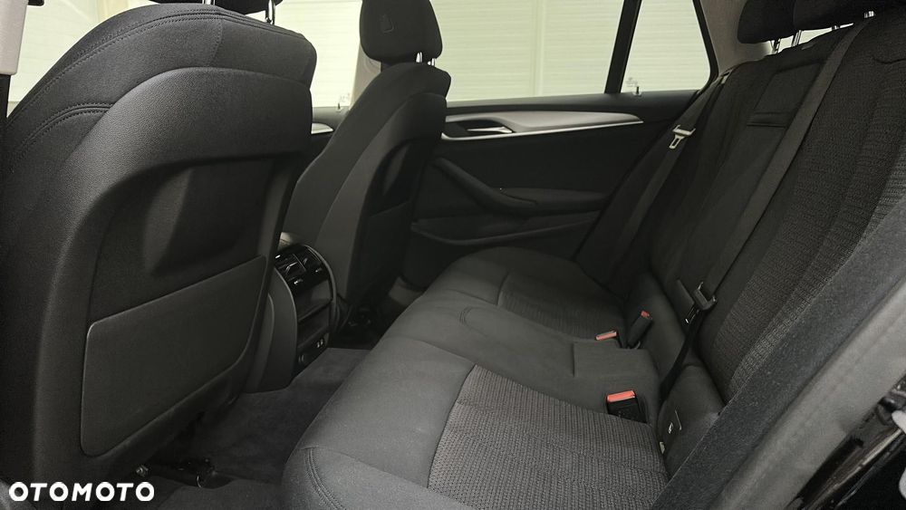 BMW Seria 5 520d xDrive MHEV - 19