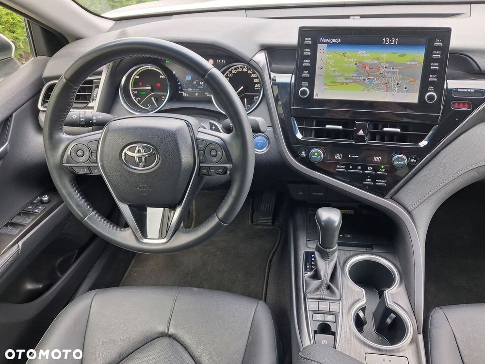 Toyota Camry 2.5 Hybrid Executive CVT - 24