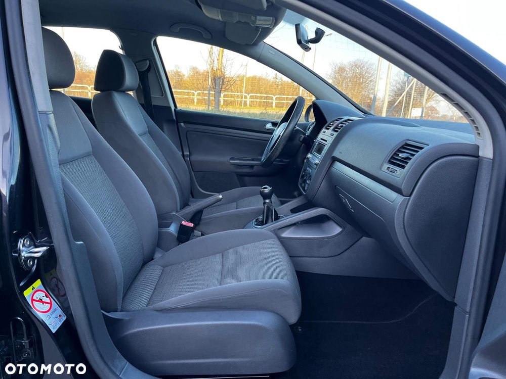 Volkswagen Golf - 5
