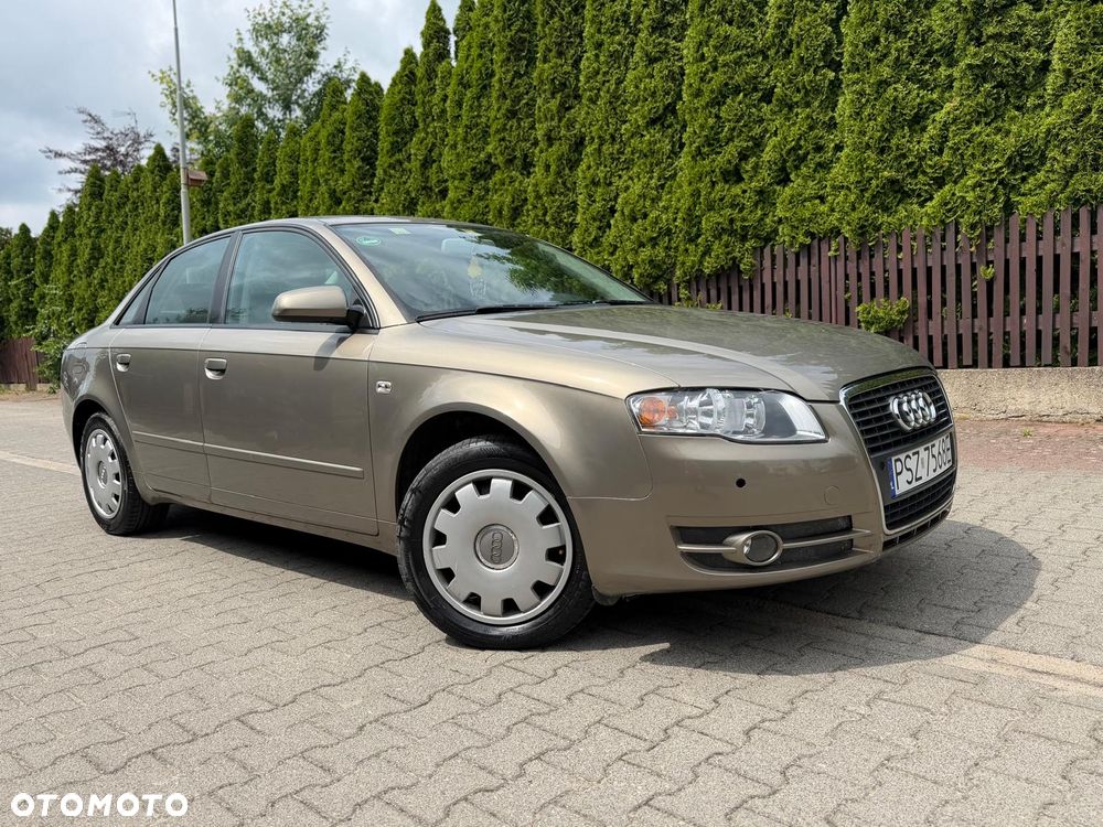 Audi A4 Limousine - 16