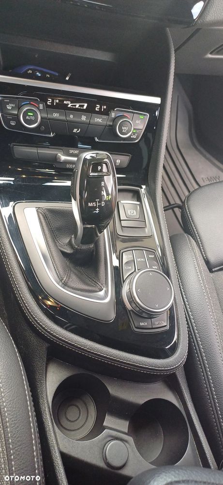 BMW Seria 2 218i - 13