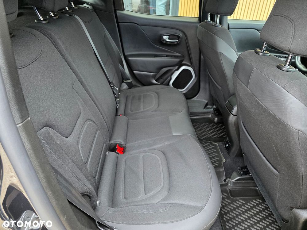 Jeep Renegade - 16