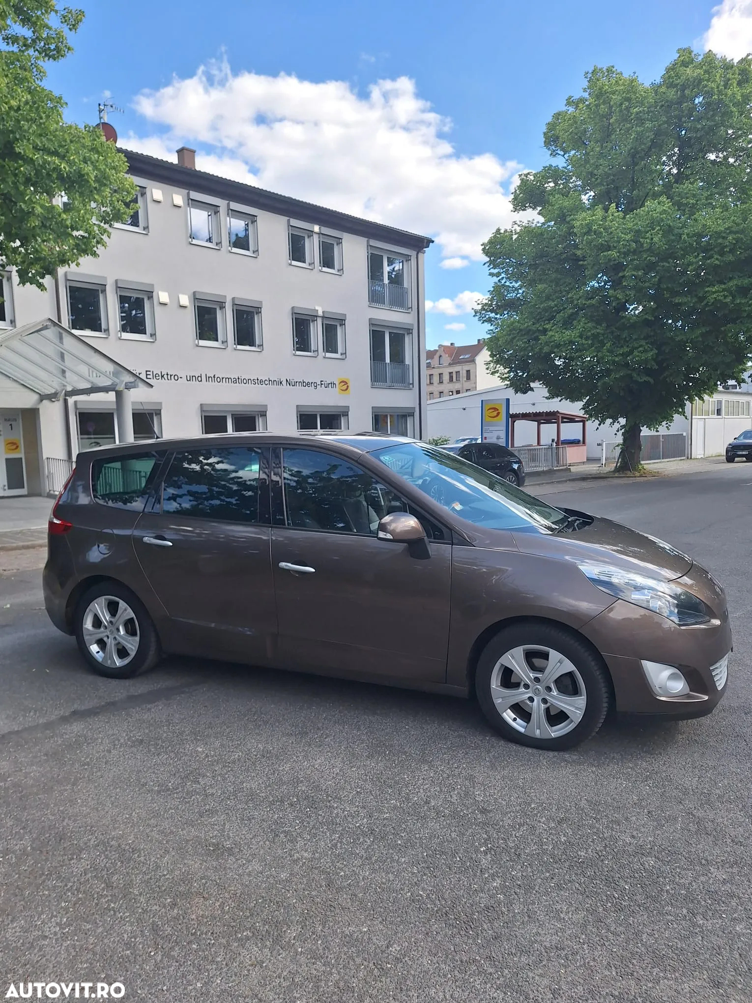 Renault Grand Scenic - 14