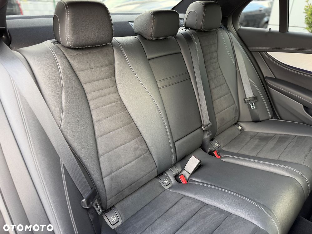 Mercedes-Benz Klasa E 200 4-Matic AMG - 16