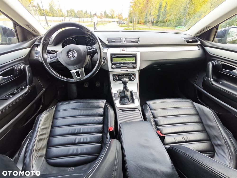 Volkswagen Passat - 24