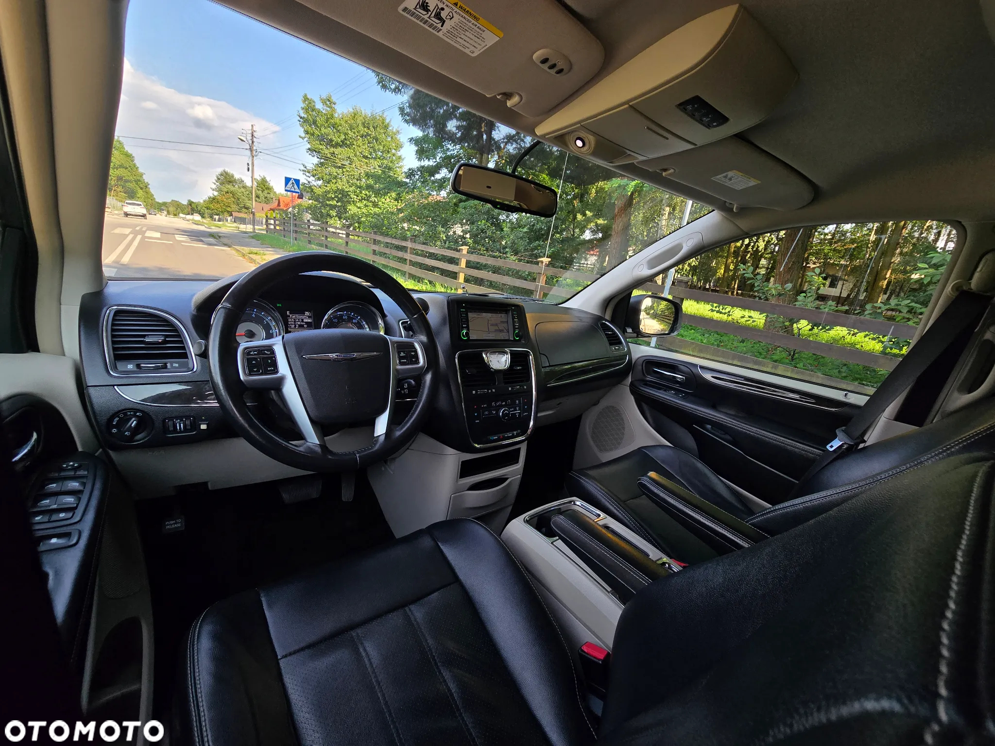 Chrysler Town & Country 3.6 Limited - 7