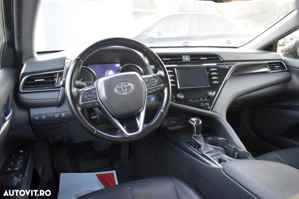 Toyota Camry Business Edition - 18