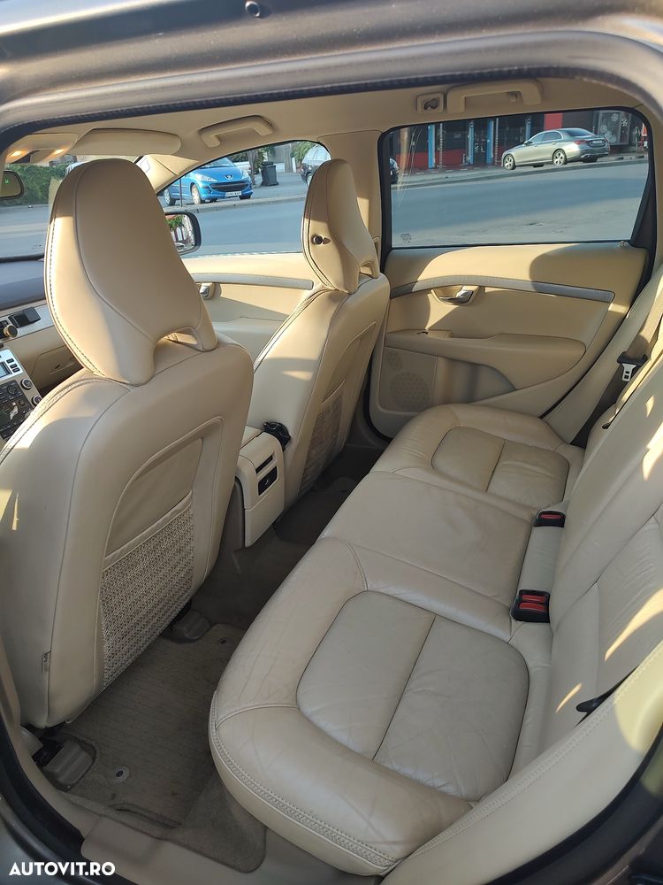 Volvo XC 70 D5 AWD Geartronic Momentum - 10