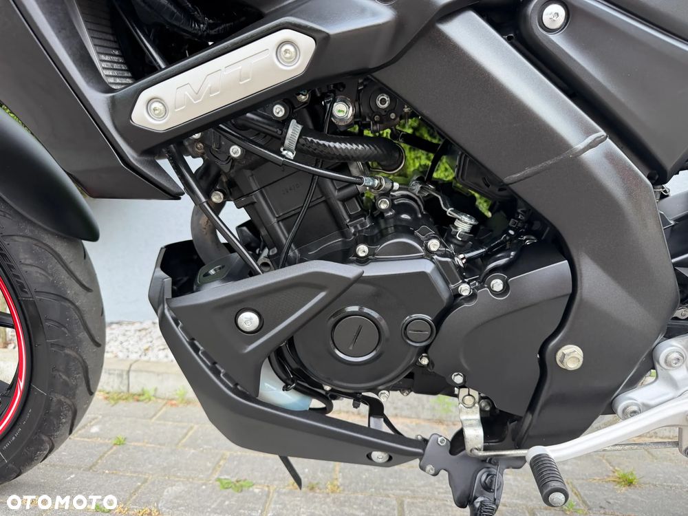 Yamaha MT - 33