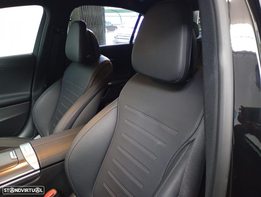 Mercedes-Benz C 300 e AMG Line — fotografia 12
