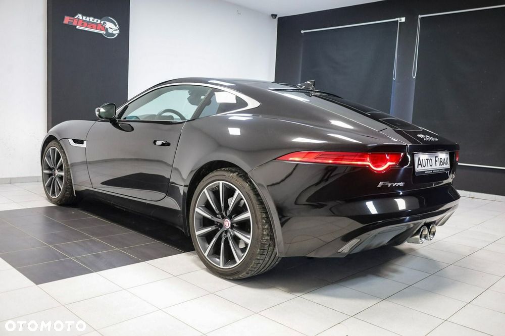 Jaguar F-Type - 12