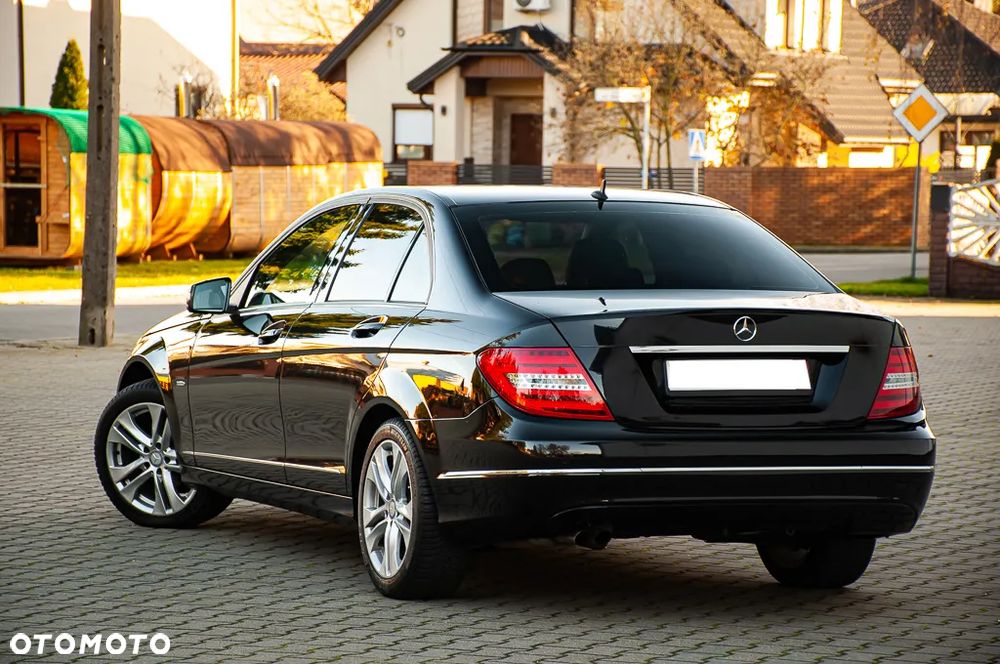 Mercedes-Benz Klasa C 180 T BlueEFFICIENCY Avantgarde - 14