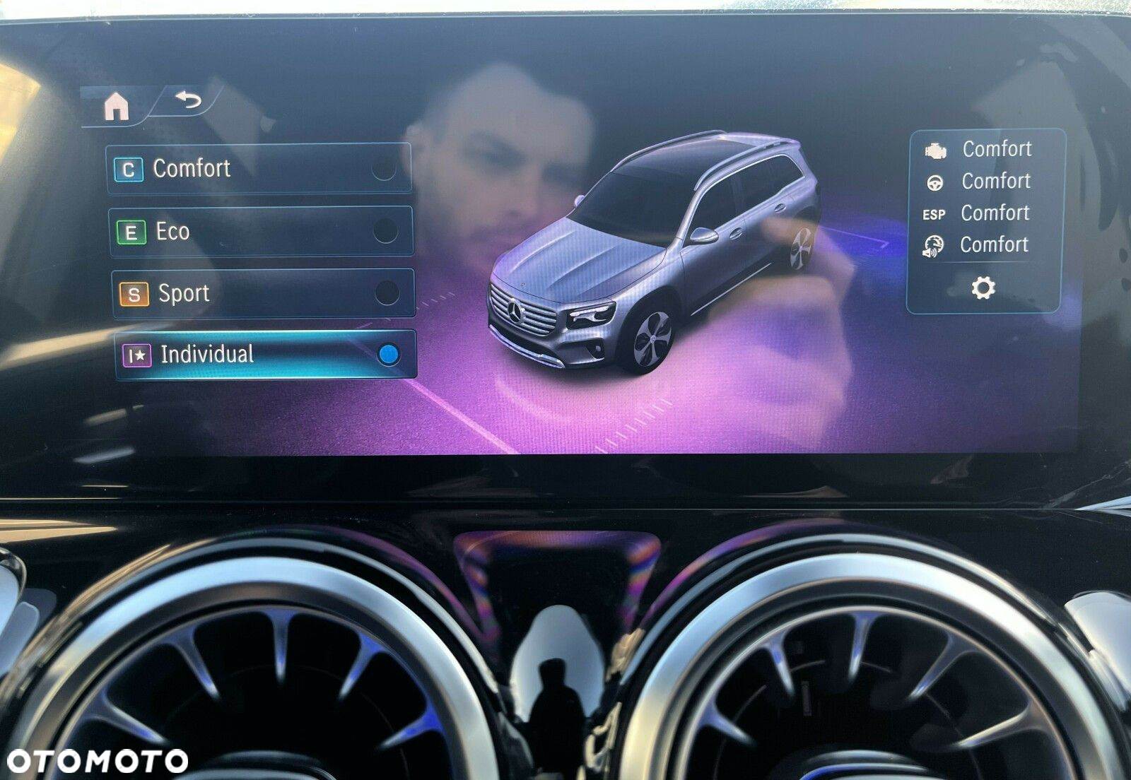 Mercedes-Benz GLB - 38