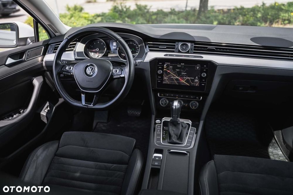 Volkswagen Passat - 4