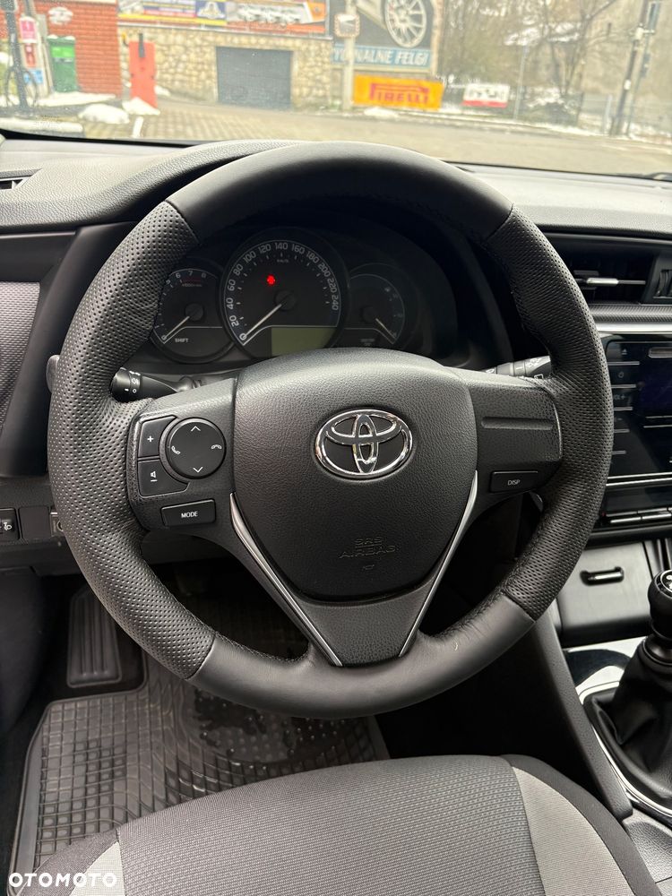 Toyota Auris - 9