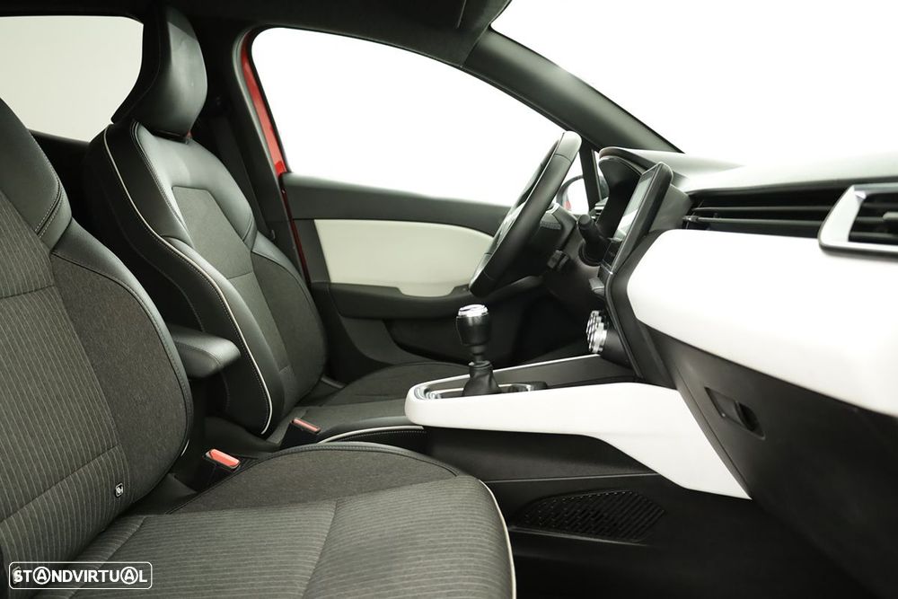 Renault Clio 1.0 TCe Techno Bi-Fuel - 23