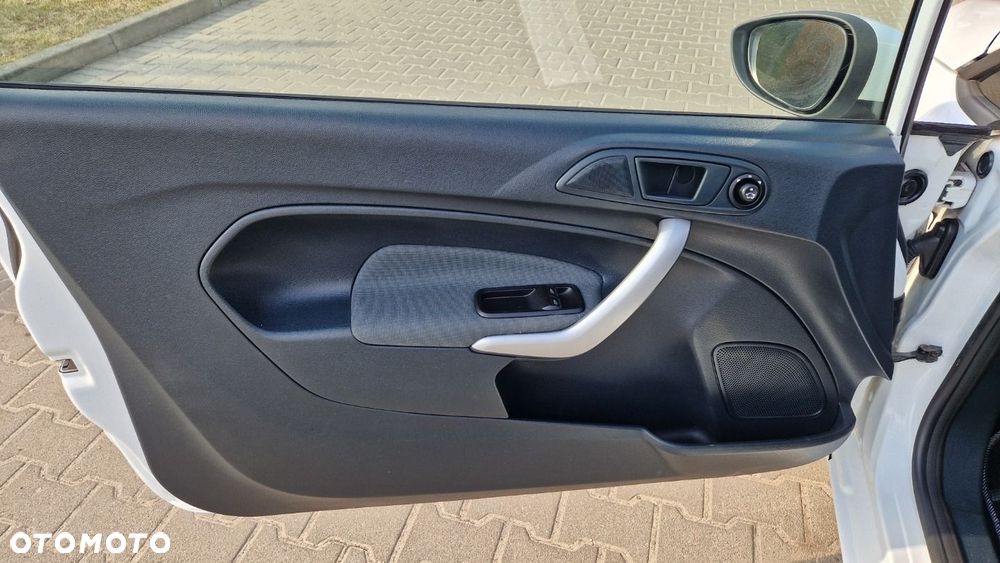 Ford Fiesta 1.25 Ambiente - 11