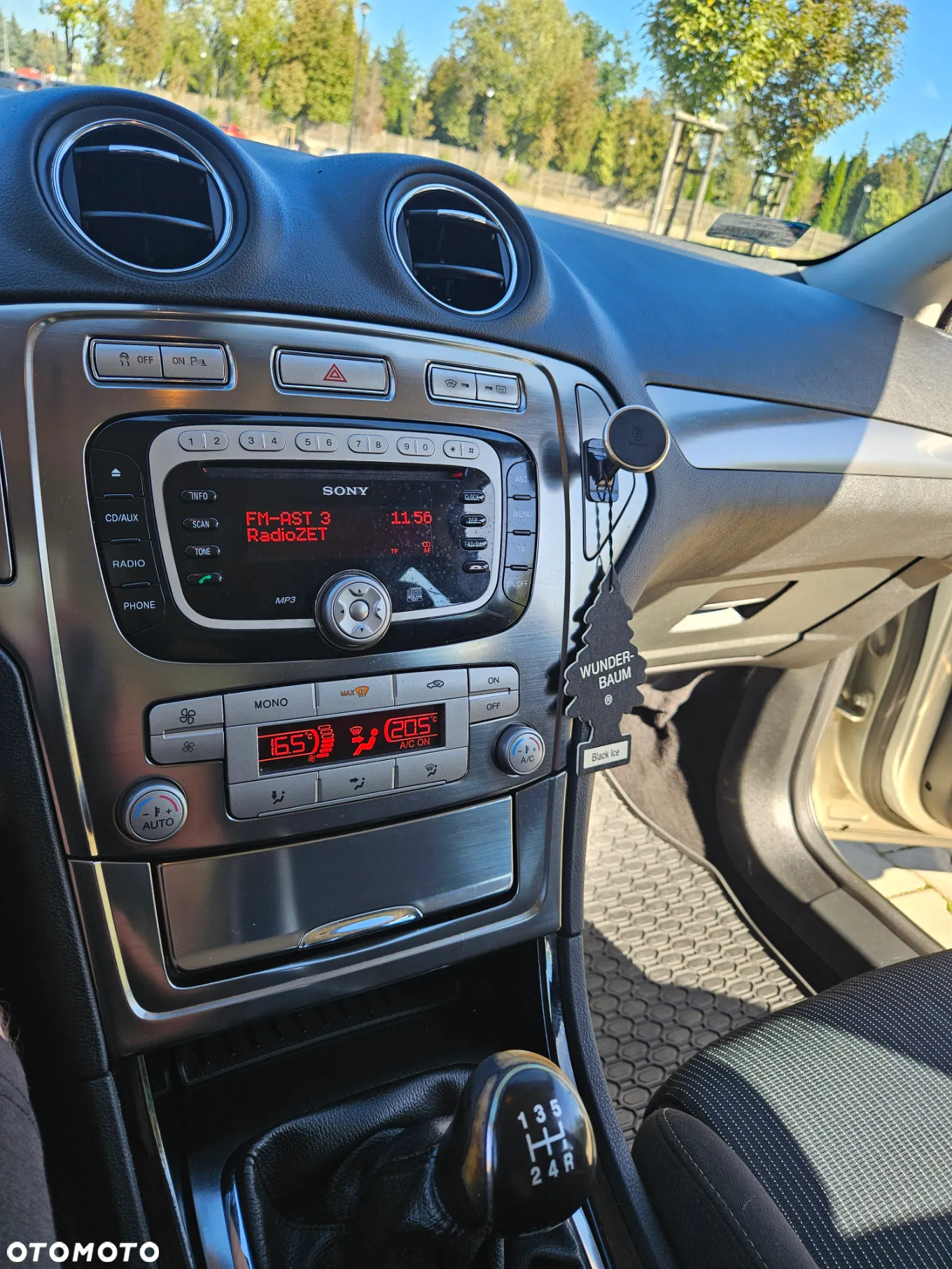 Ford Mondeo 2.0 Gold X - 25
