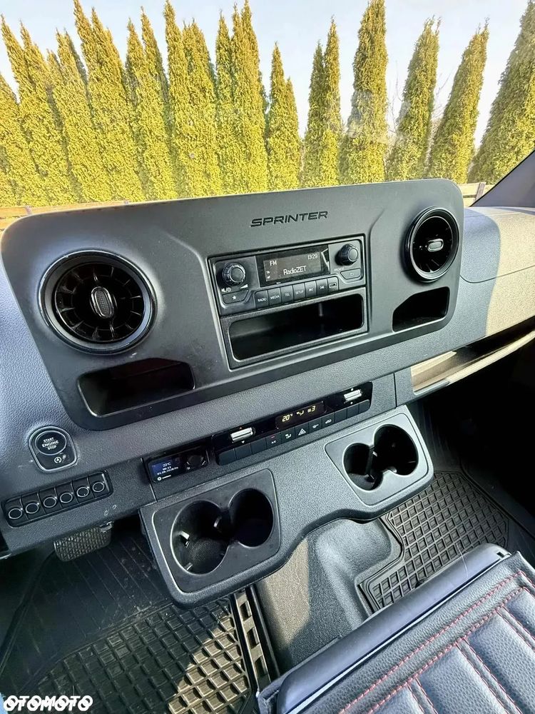 Mercedes-Benz Sprinter - 10