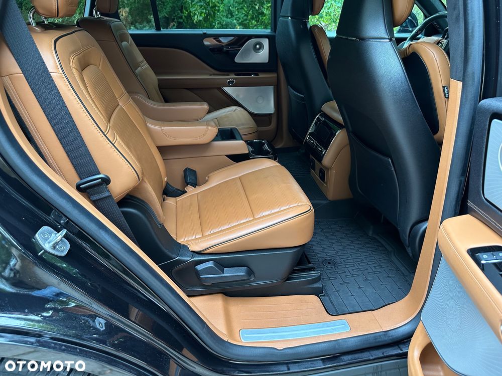 Lincoln Aviator - 11
