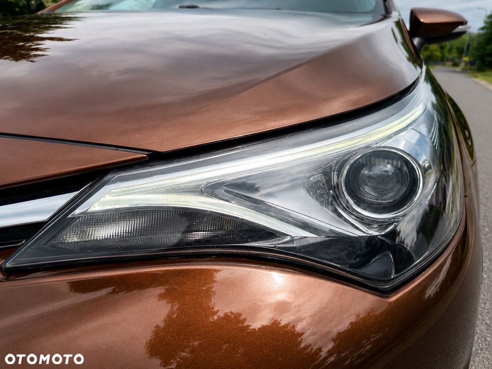 Toyota Avensis 2.0 D-4D Premium - 16