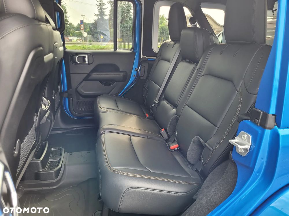 Jeep Wrangler - 16