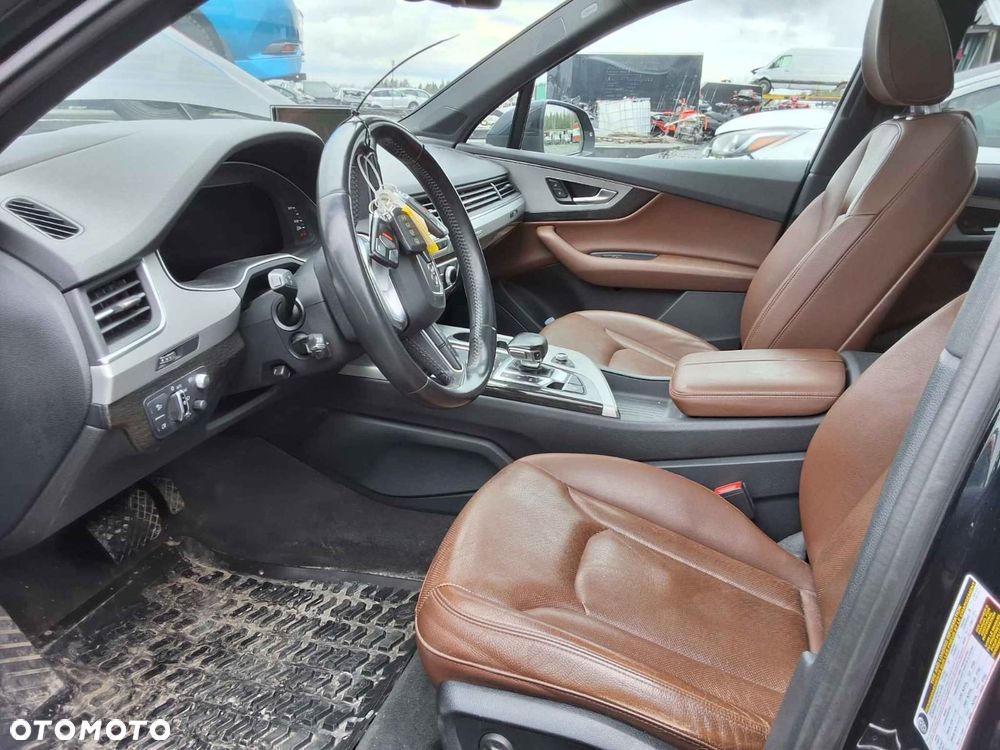 Audi Q7 - 10
