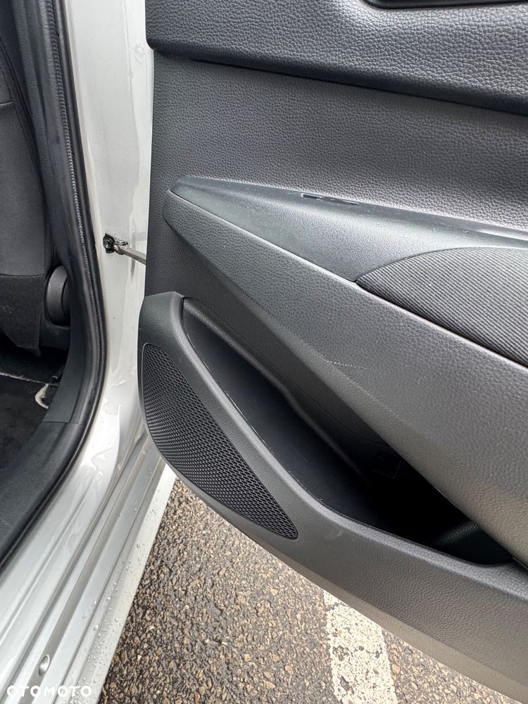 Toyota Corolla 1.8 Hybrid Comfort - 27