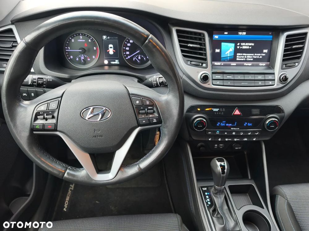 Hyundai Tucson 2.0 CRDI 4WD Automatik Style - 6