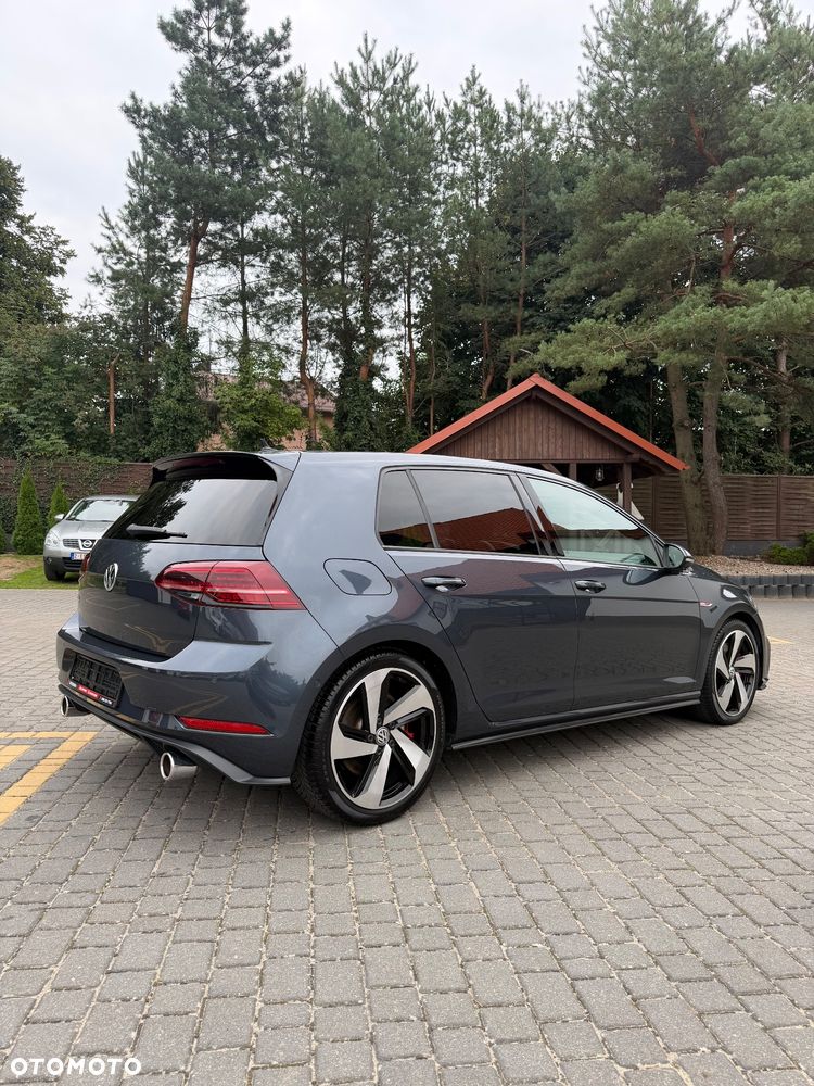 Volkswagen Golf - 13