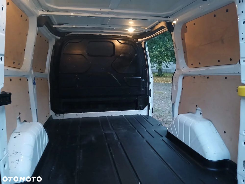 Ford TRANSIT CUSTOM - 26