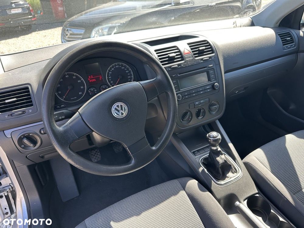 Volkswagen Jetta - 7