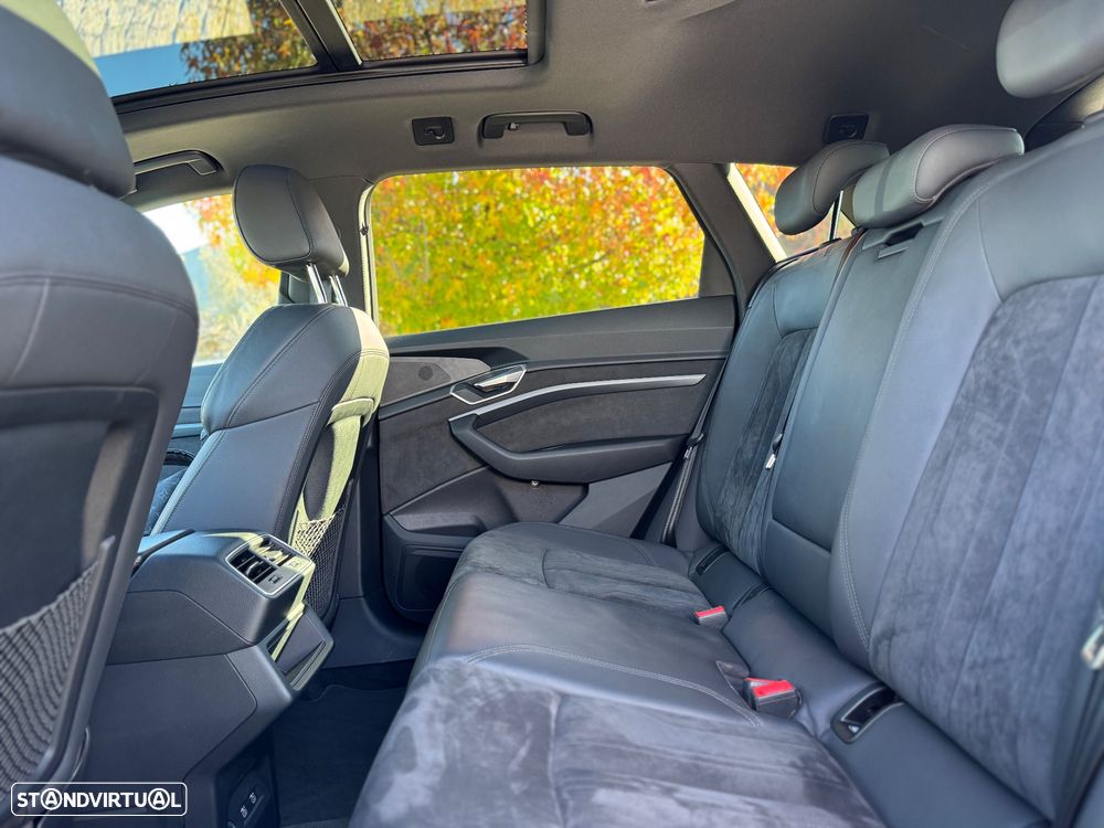 Audi e-tron 55 quattro S line - 13