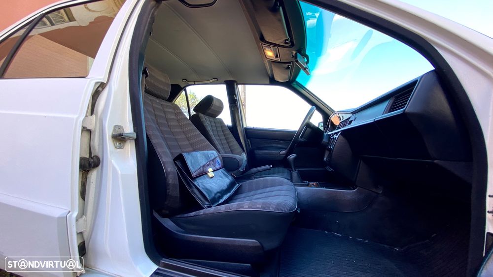 Mercedes-Benz W201 (1982-1993) 190 E 1.8 - 15