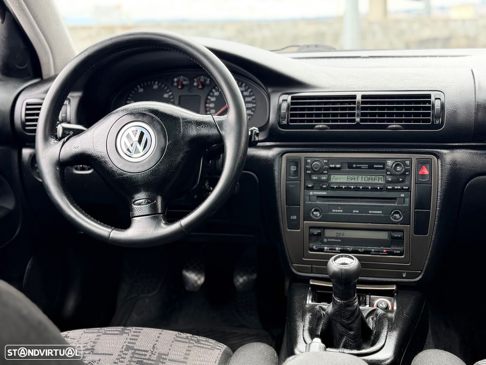 VW Passat 1.9 TDi Trendline - 14