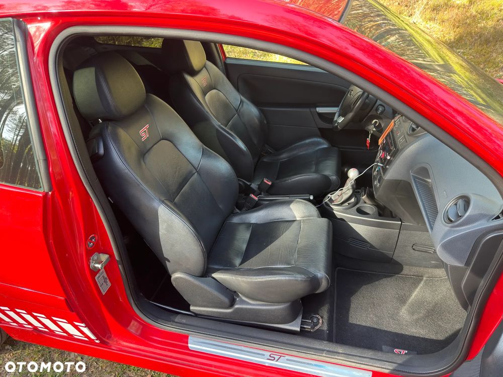 Ford Fiesta 2.0 ST - 14