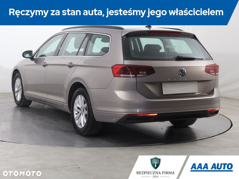 Volkswagen Passat - 5