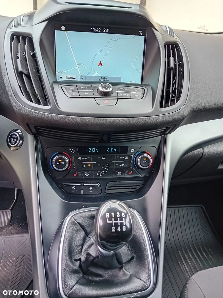 Ford Kuga 2.0 TDCi 4x4 Titanium - 36