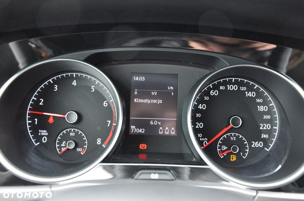 Volkswagen Touran - 13