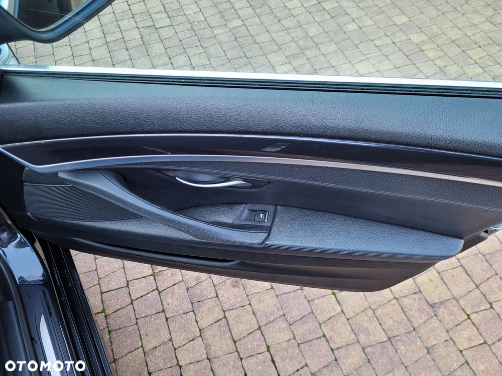 BMW Seria 5 525d - 20