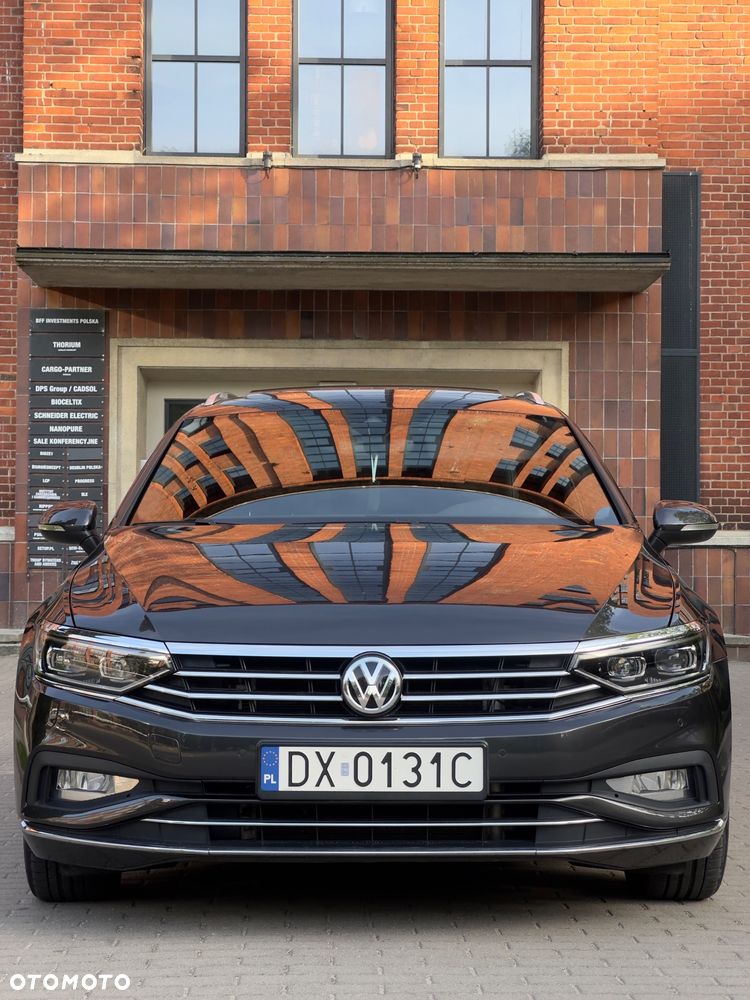 Volkswagen Passat 1.6 TDI SCR DSG Conceptline - 4
