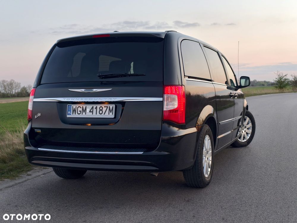 Chrysler Town & Country ver-3-6-touring - 26