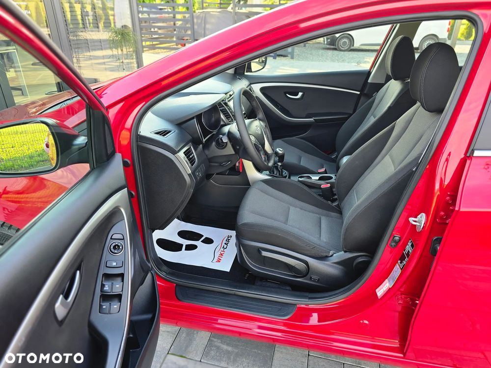 Hyundai i30 blue 1.6 GDI Passion - 24