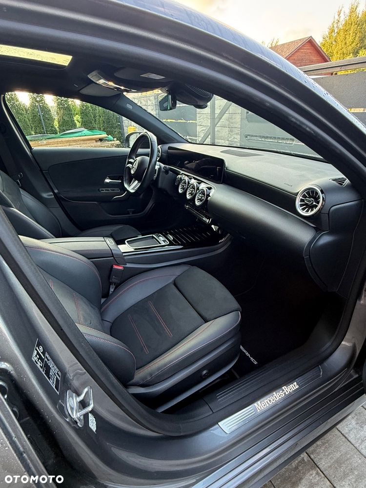 Mercedes-Benz Klasa A 220 4-Matic AMG Line 7G-DCT - 4